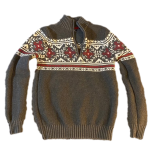 IZOD children’s boys half zip sweater, size 5, Grey in color